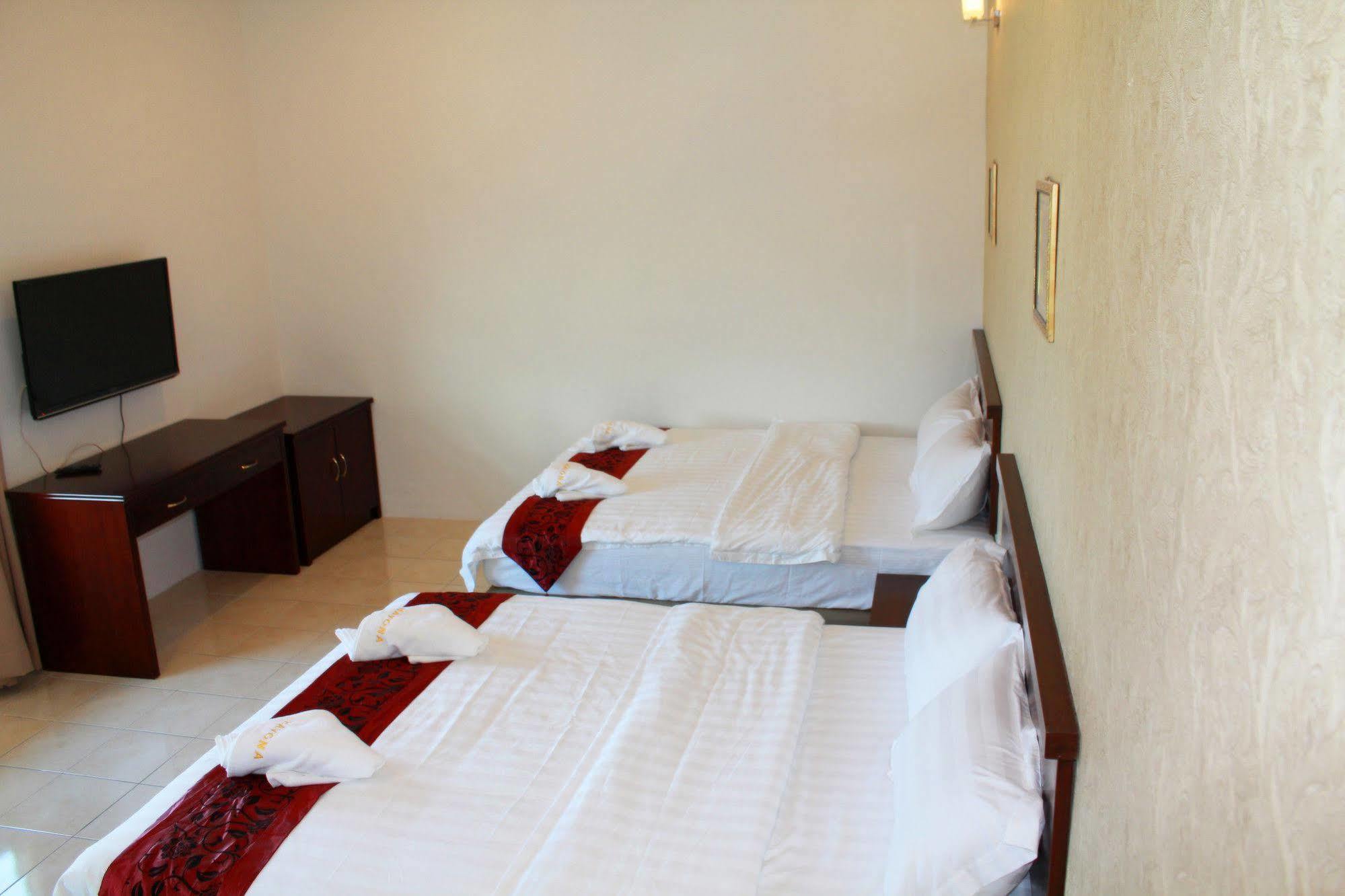 Havona Hotel - Taman Tropika Kulai Exterior photo