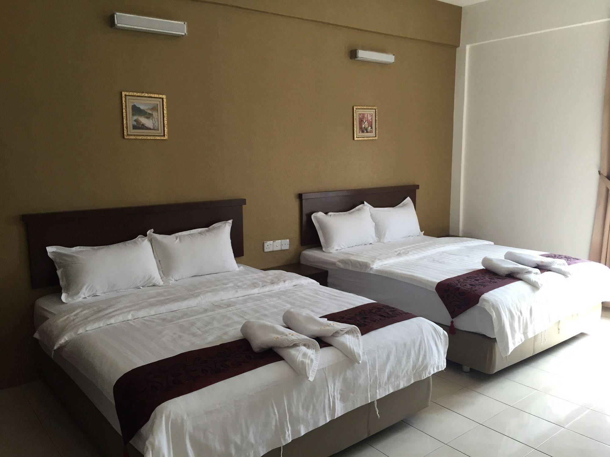Havona Hotel - Taman Tropika Kulai Exterior photo