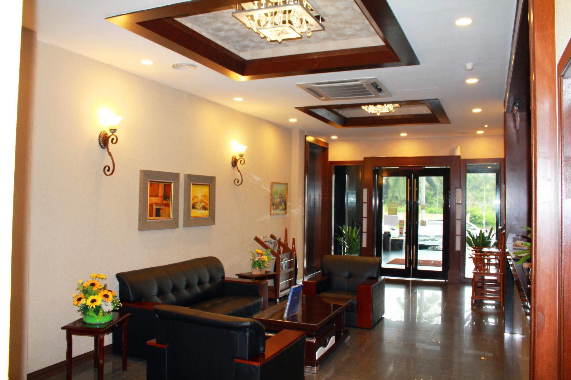Havona Hotel - Taman Tropika Kulai Exterior photo